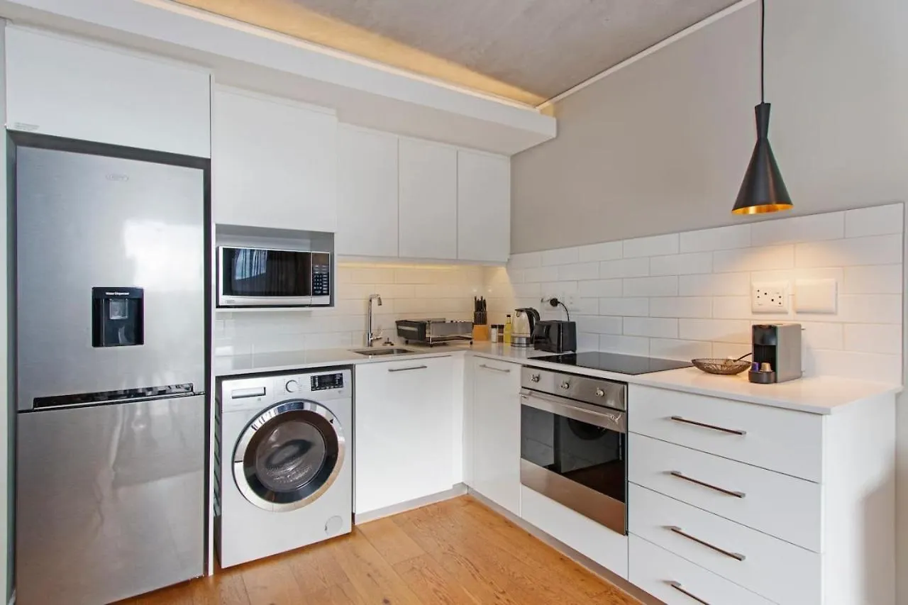Apartment With Backup Power, Big Balcony And Rooftop Pool Cape Town