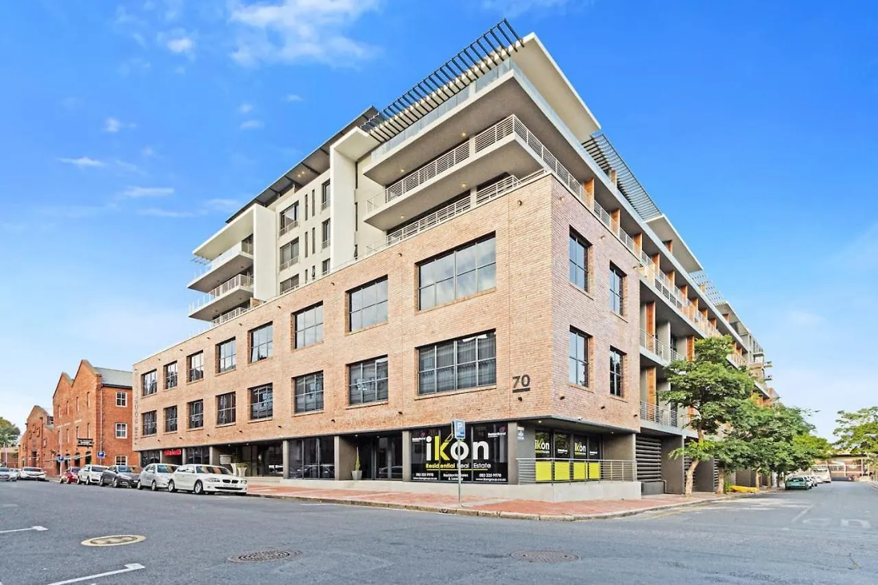 Apartment With Backup Power, Big Balcony And Rooftop Pool Cape Town South Africa