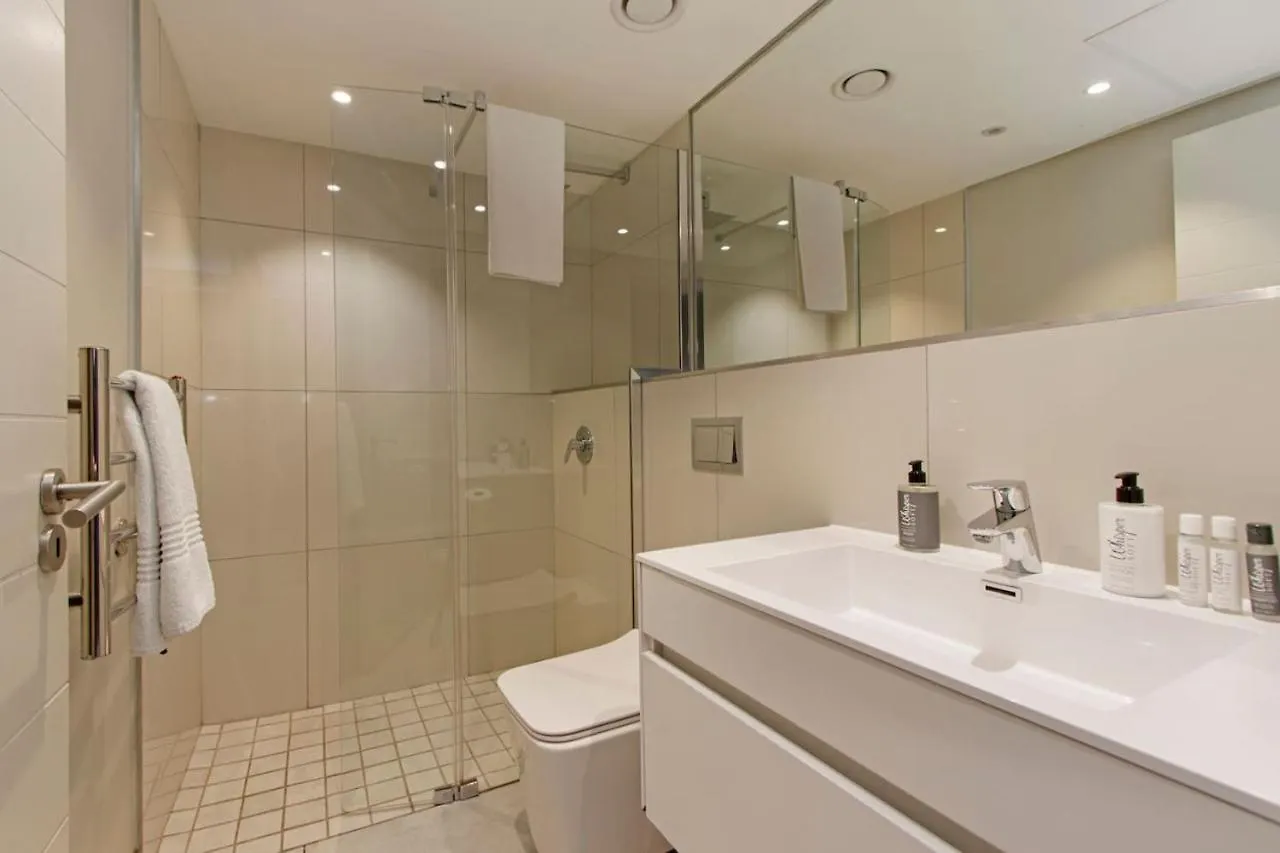 Apartment With Backup Power, Big Balcony And Rooftop Pool Cape Town