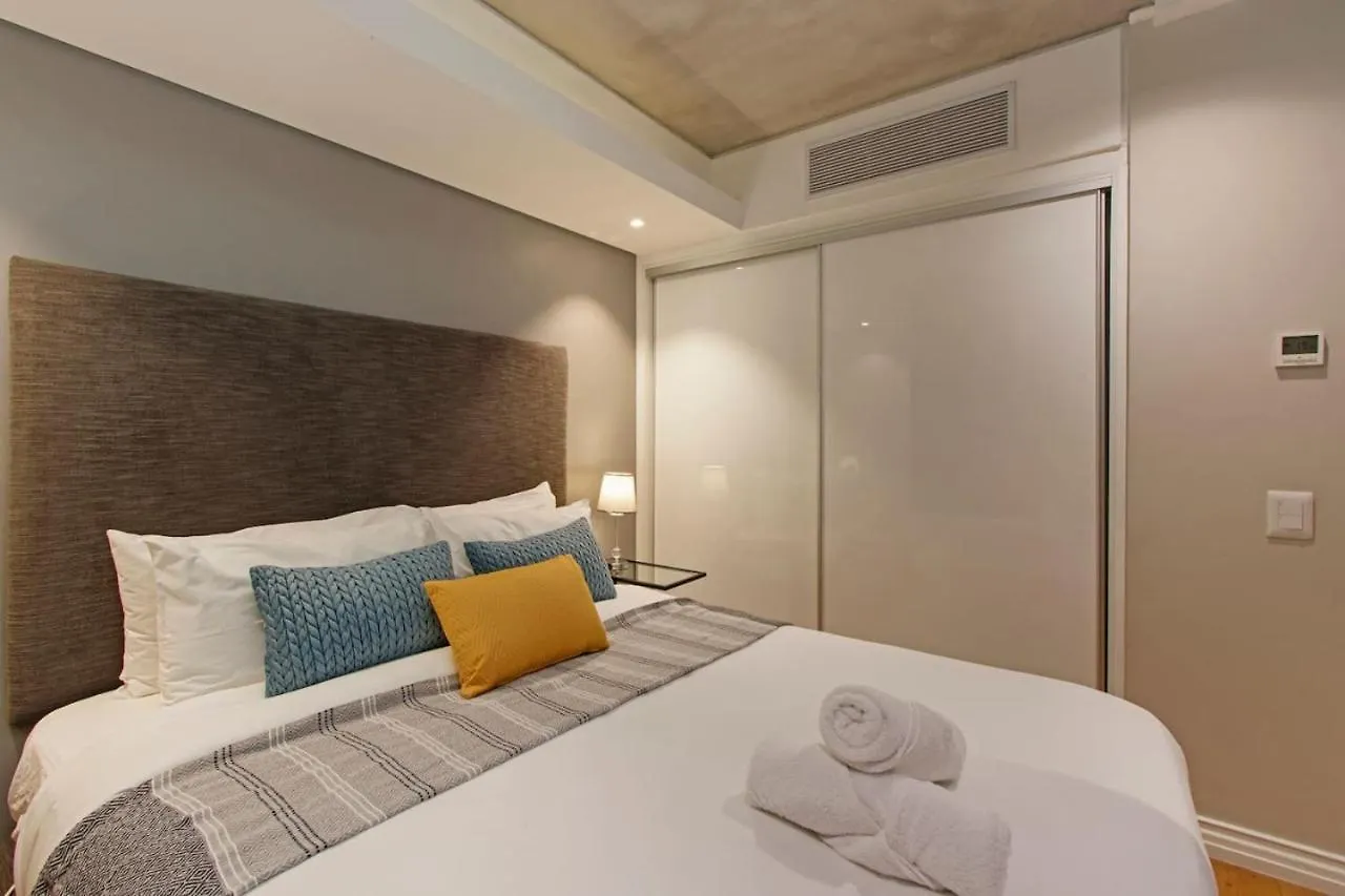 Apartment With Backup Power, Big Balcony And Rooftop Pool Cape Town