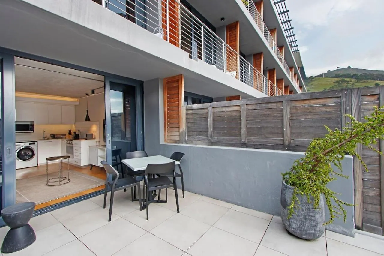 Apartment With Backup Power, Big Balcony And Rooftop Pool Cape Town